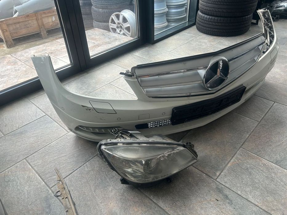 Far dreapta mercedes c-class w204