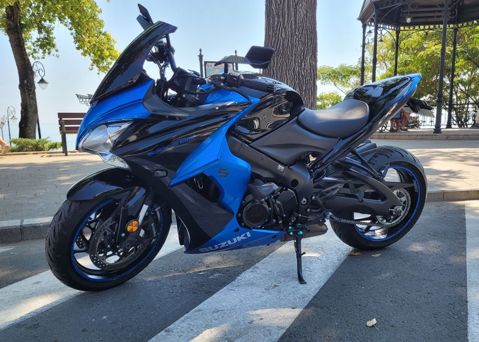 Suzuki GSX-S 1000f