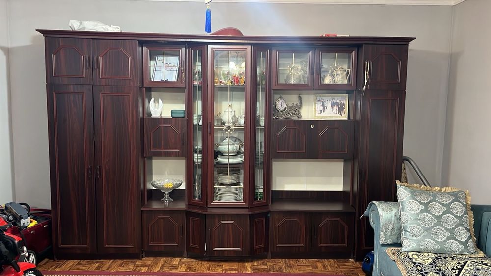 Продам шкаф для гостиной