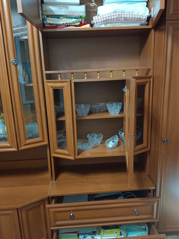 Шкафы,Стенка б/у в идеальном состоянии