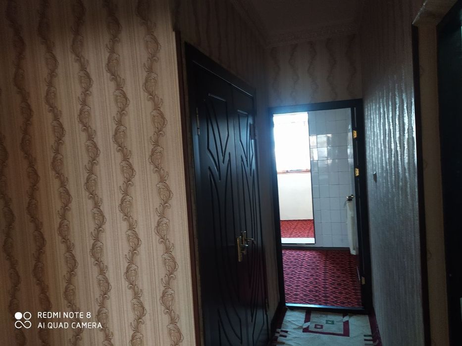 Tinchlik metro B blocda kvartira sotiladi