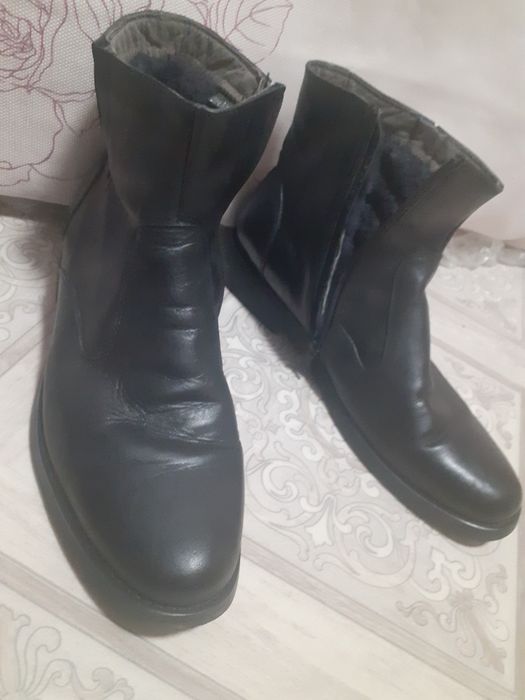 Продам сапоги зимние кожанные 43 размер 6000тенге