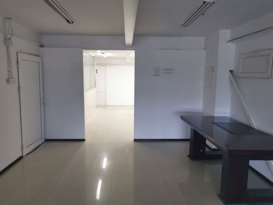 Spatiu comercial de închiriat lângă Dragonul Rosu