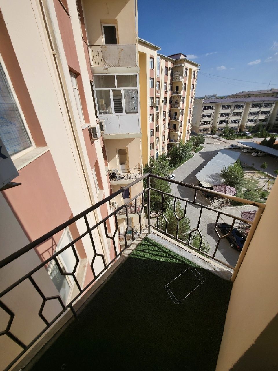 Yangi bozor oldida 3 xona 5 qavat 7 etajka