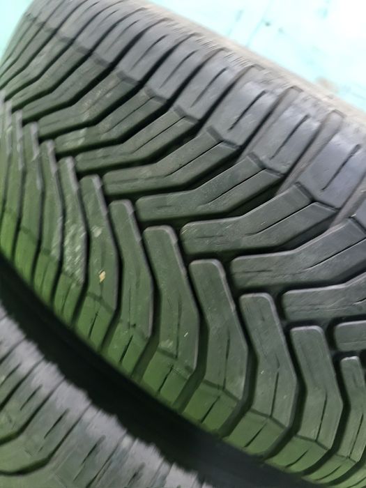 2 бр 215/60/17 всесезонни Michelin