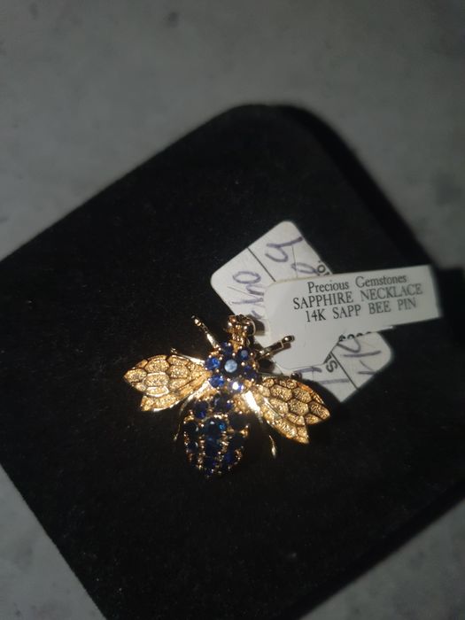 Brosa din aur de 14k cu safire albastre, 2.8g