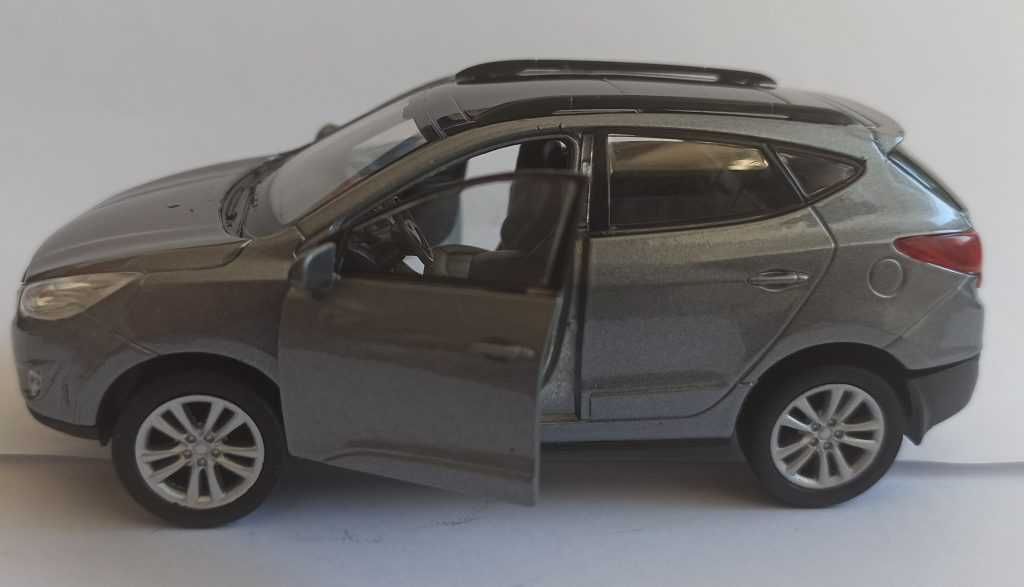 Macheta Hyundai ix35 Tucson 2010-2014 - Welly 1/36