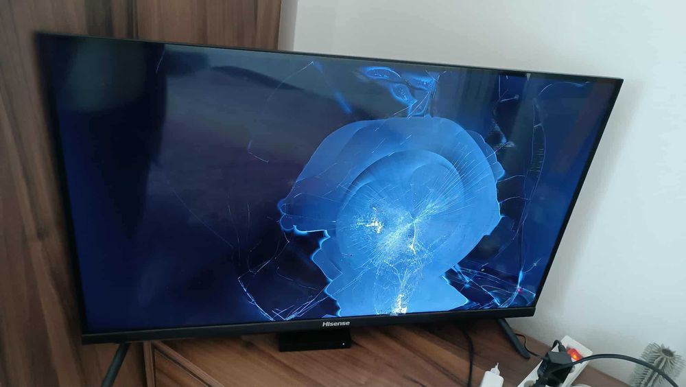 Телевизор Hisense 32", цял или на части