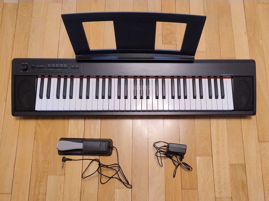 Yamaha NP-12 B Дигитално Stage пиано Black + Сустейн педал BOMSTOM