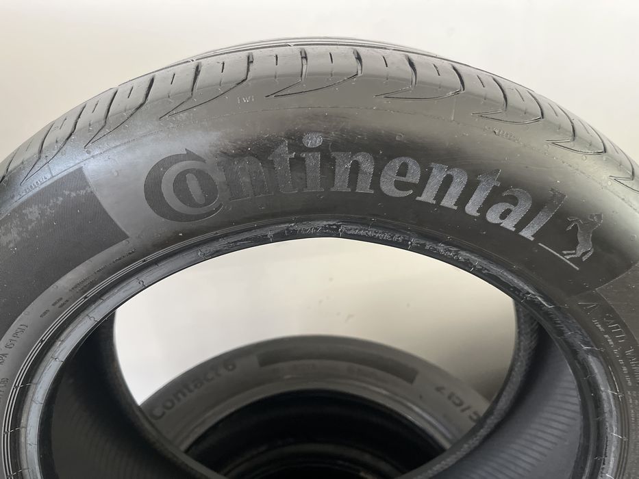 215/55R17 Continental balon sotiladi