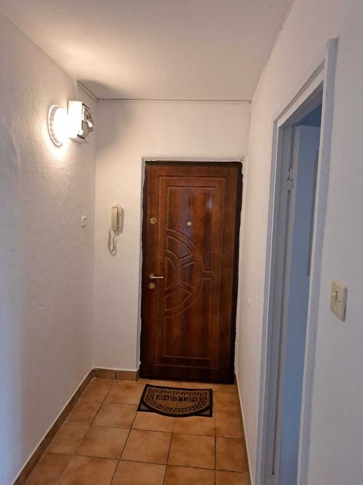 Inchiriez apartament 2 camere in Craiovita Noua.