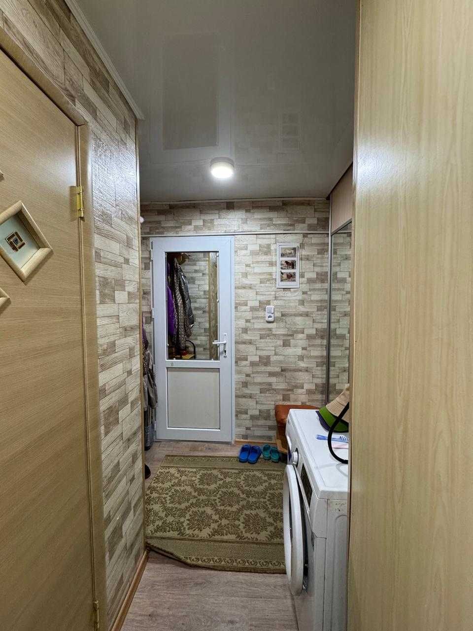Продам 3-х ком студию на Старте 2/4 этаж