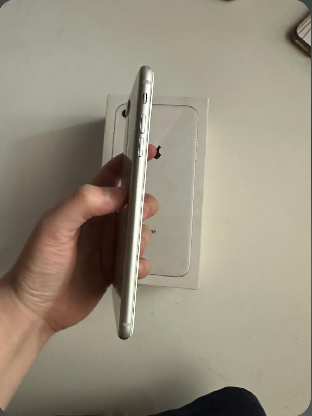 Срочно продаётся iPhone 8+