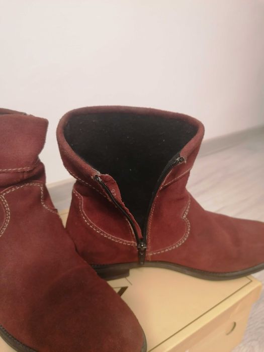 Botine burgundii, piele întoarsă, talpa joasa, marime 39