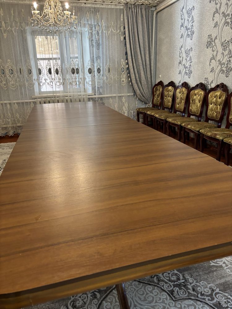 стол для гостиной