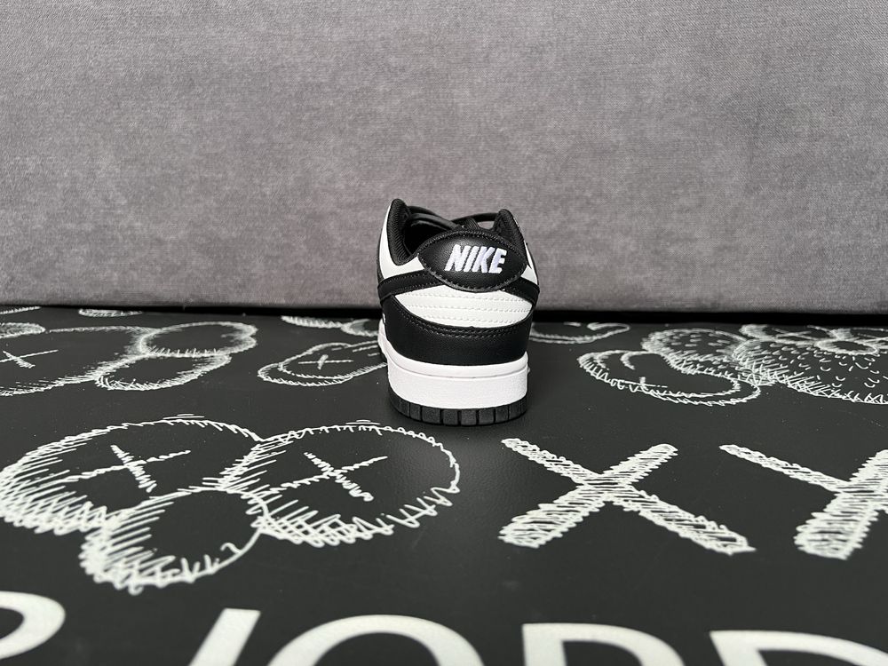 Nike Panda Dunks