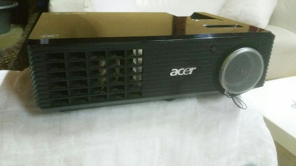 Video proiector ACER X1161model DSV0817