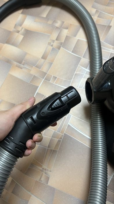 Пылесос новый, пользовались 3месяца