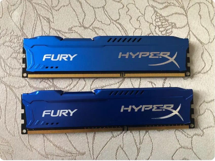 Kit Memorie RAM 2buc x 4GB 512M x 64-Bit DDR3-1600 CL10 240-Pin DIMM