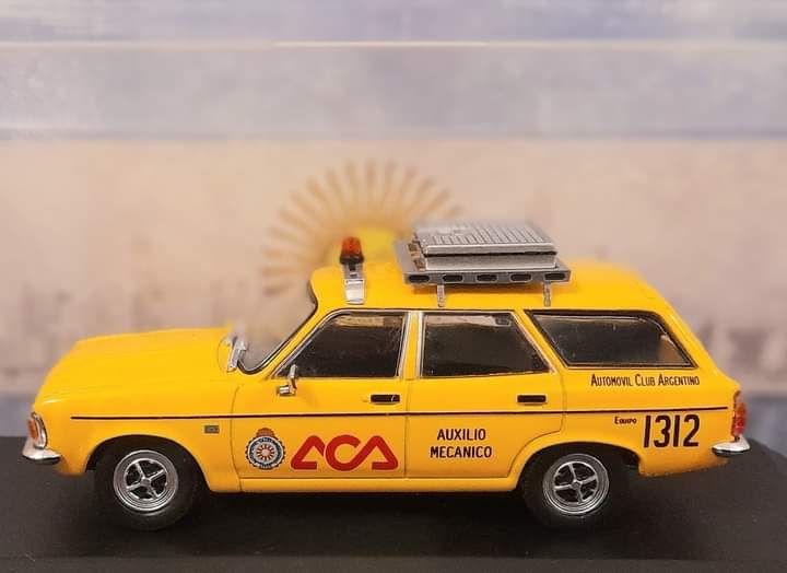 Dodge 1500 Rural - Automovil Club Argentino (1978) 1:43 Ixo