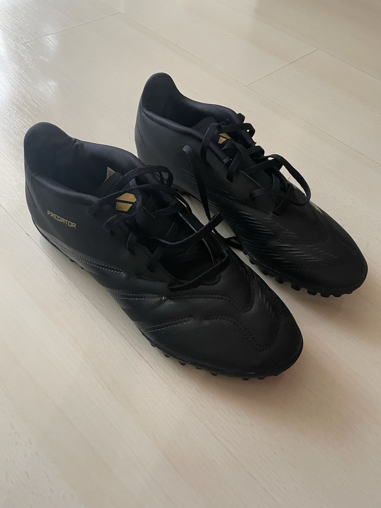 Футболни обувки Adidas Predator  размер 44