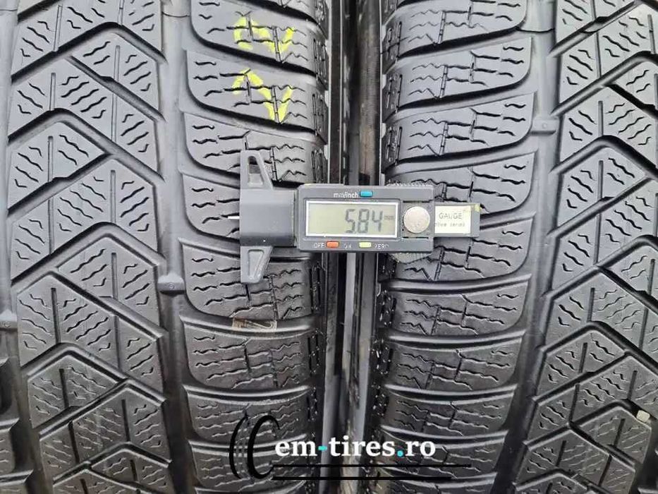 SET 2 Anvelope Iarna 235/55 R17 PIRELLI Sottozero 3 103V