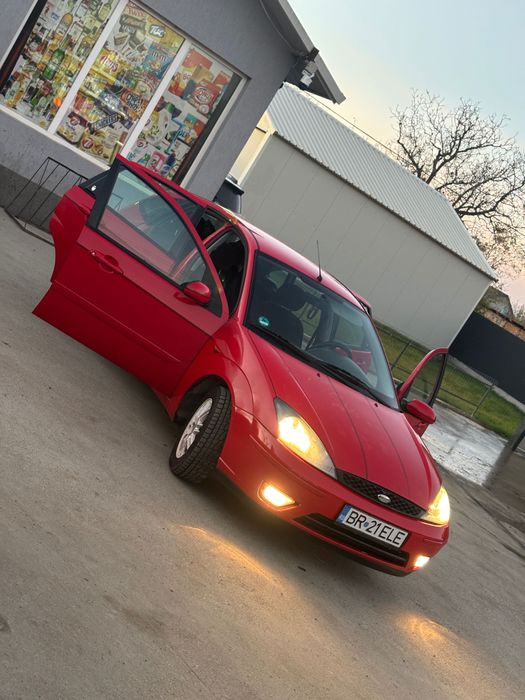 Vând sau schimb Ford focus
