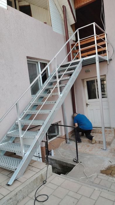 Scări metalice galvanizate la orice demisiune asiguram transport ori u