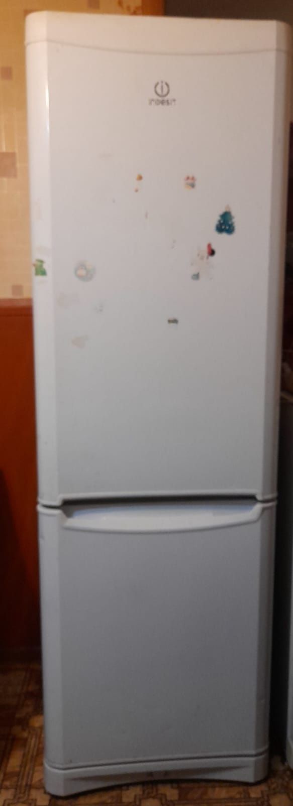 Продам двухкамерный  холодильник