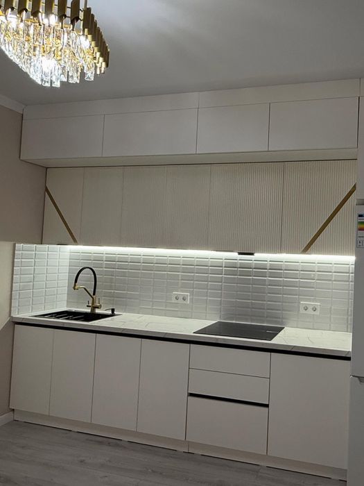 Материал акрил+крашенный МДФ