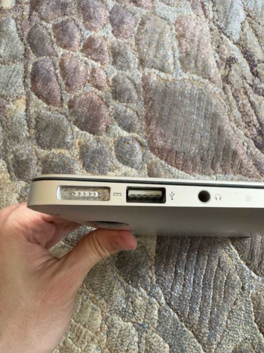 MacBook Air 13-inch, Mid 2011 (partial functional)