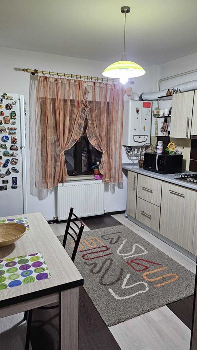 inchiriez apartament 3 camere, complet utilat