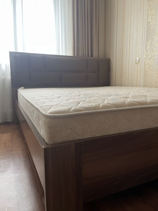 Продам кровать с матрасом
