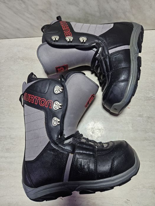 Boots 129 buti placa snowboard  Burton  mărimea 40  ( 25  cm) .