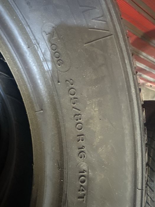 205/80/16  Мишелин 100 лв