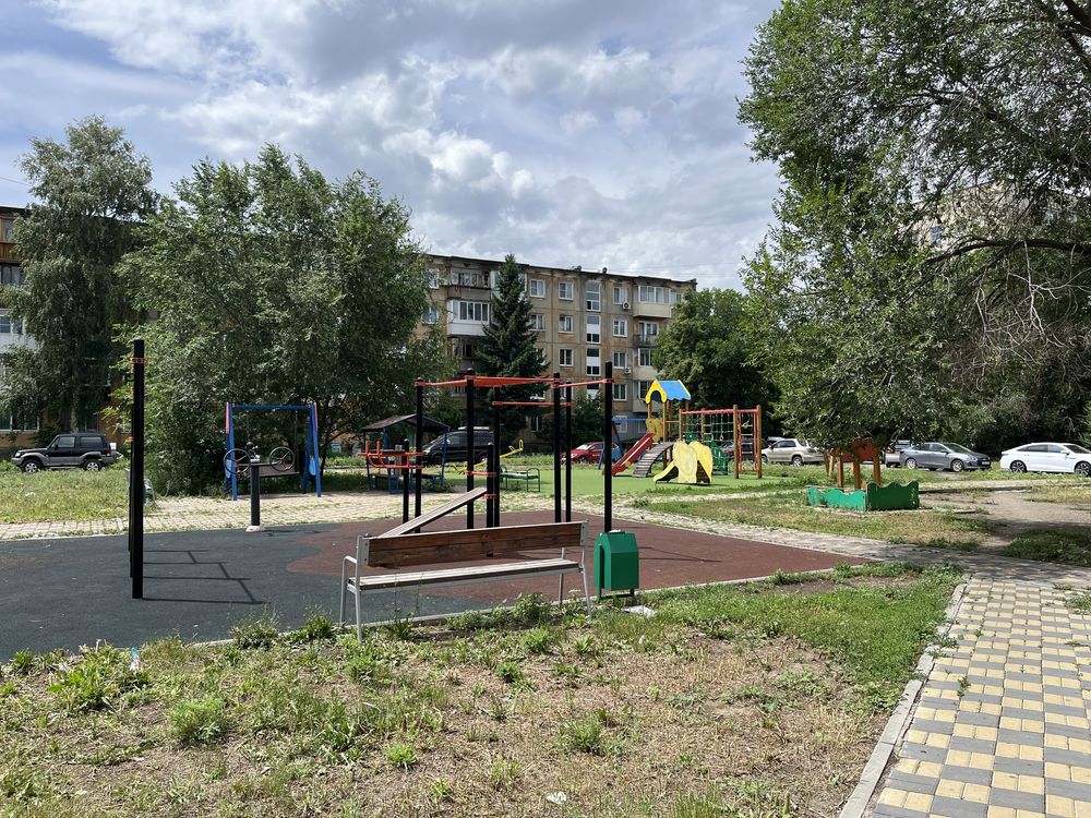 Продаётся 2-х комнатная квартира по ул. Бурова 8/1, 4 этаж из 5