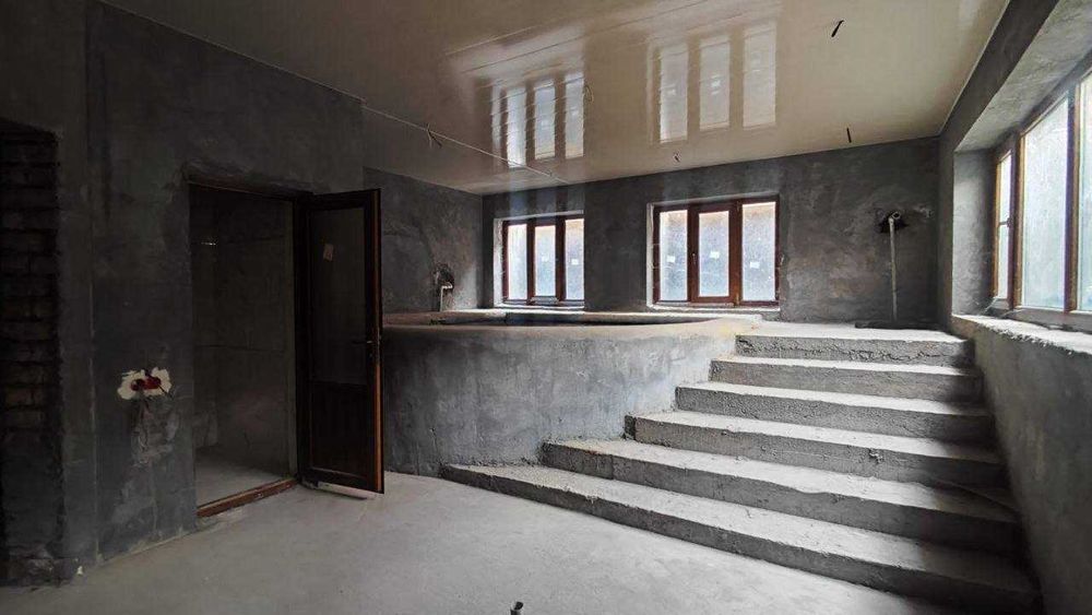 Срочно продам участок 7 соток на центр Луначарском