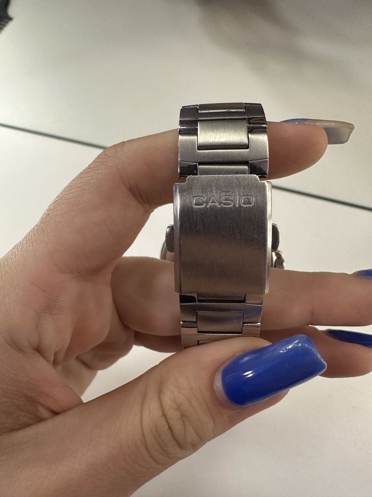 Часовник Casio