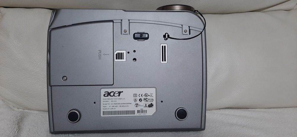 Videoproiector Acer PD 112