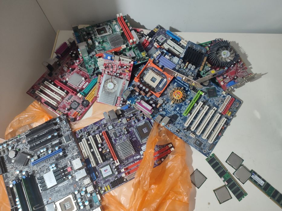 Продаю старые материнки