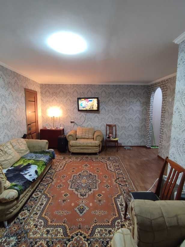 0764 Продается 2-х комнатная квартира по пр. Республики