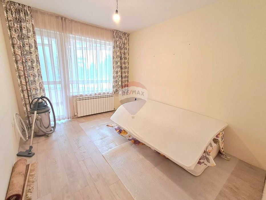 Тристаен апартамент-кв. Бриз, гр. Варна