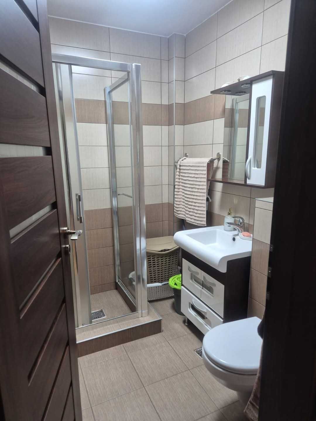 Inchiriez apartament 3 camere- Sibiu