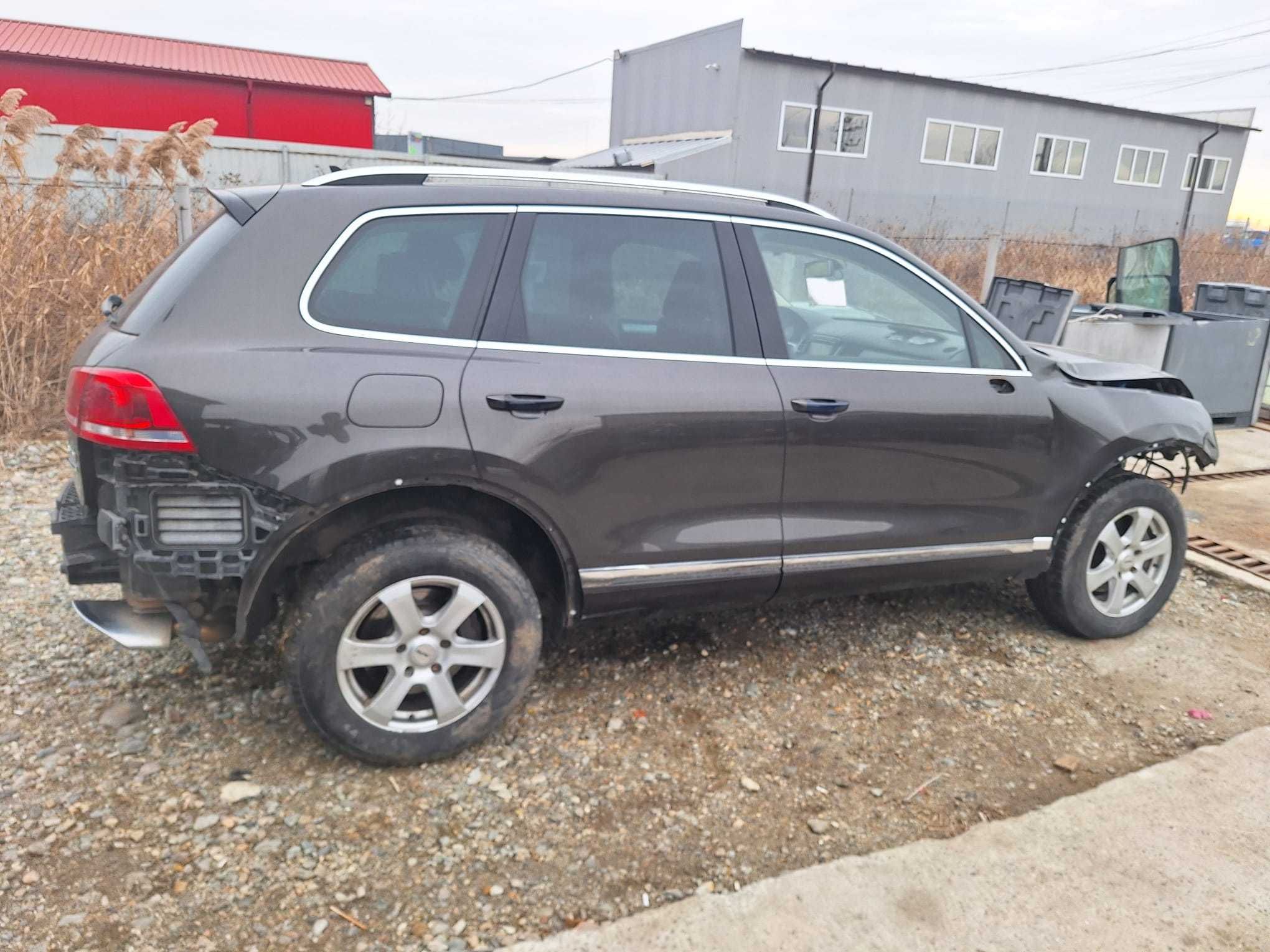 Dezmembrez VW Touareg 7P Facelift 3.0 TDI CVVA 272 de cai Euro 6