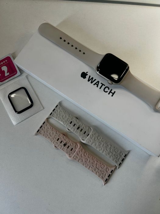 Apple Watch SE + 2 каишки и протектор