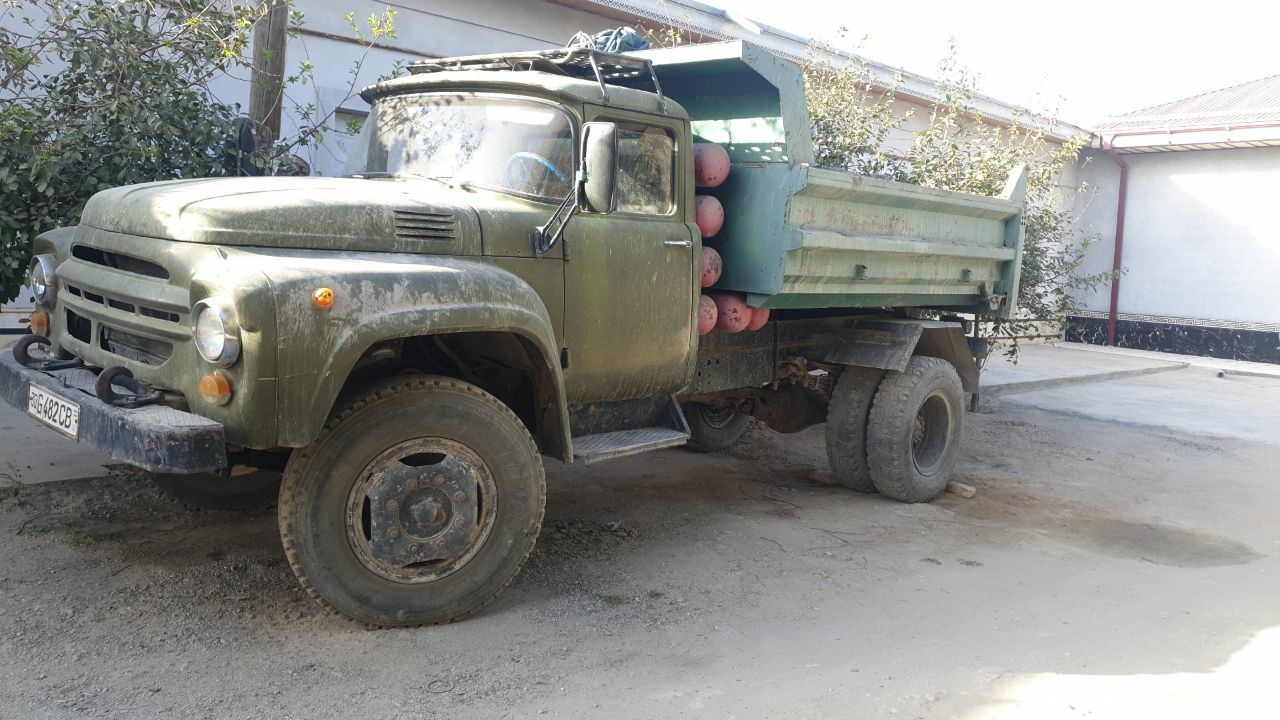 Zil moshina matur yangi