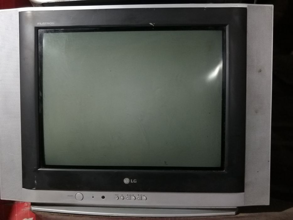 Телевизор продам срочно