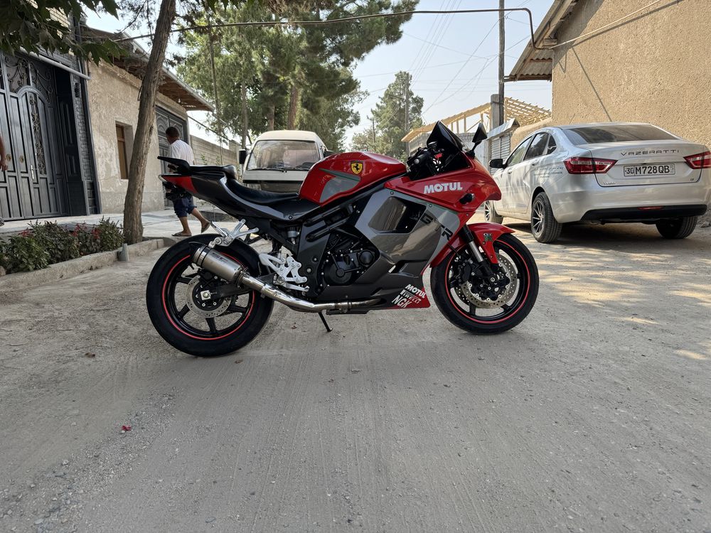 Продам  Hyosung 650gt