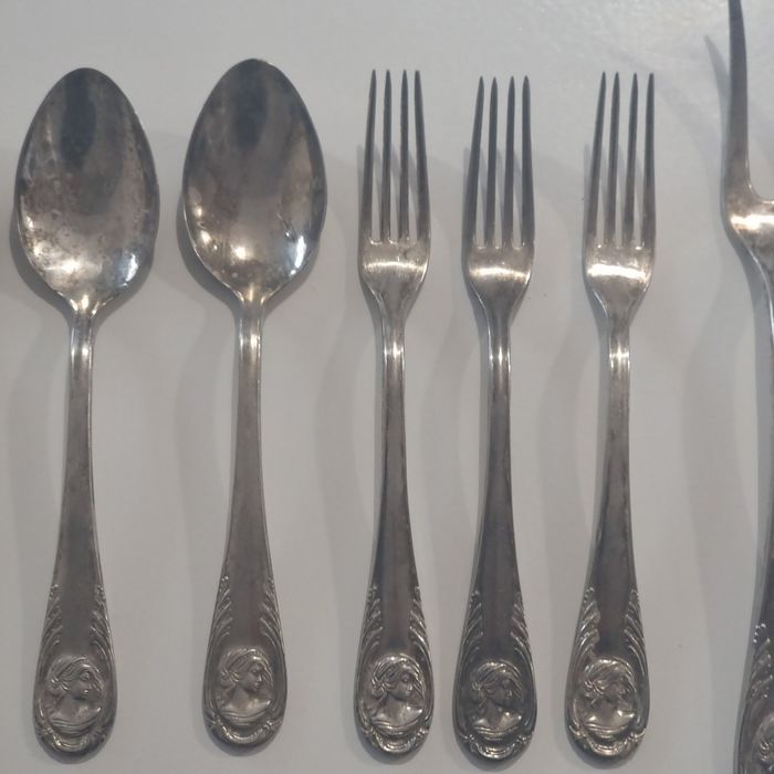 Set tacâmuri vintage din argint – model Art Nouveau