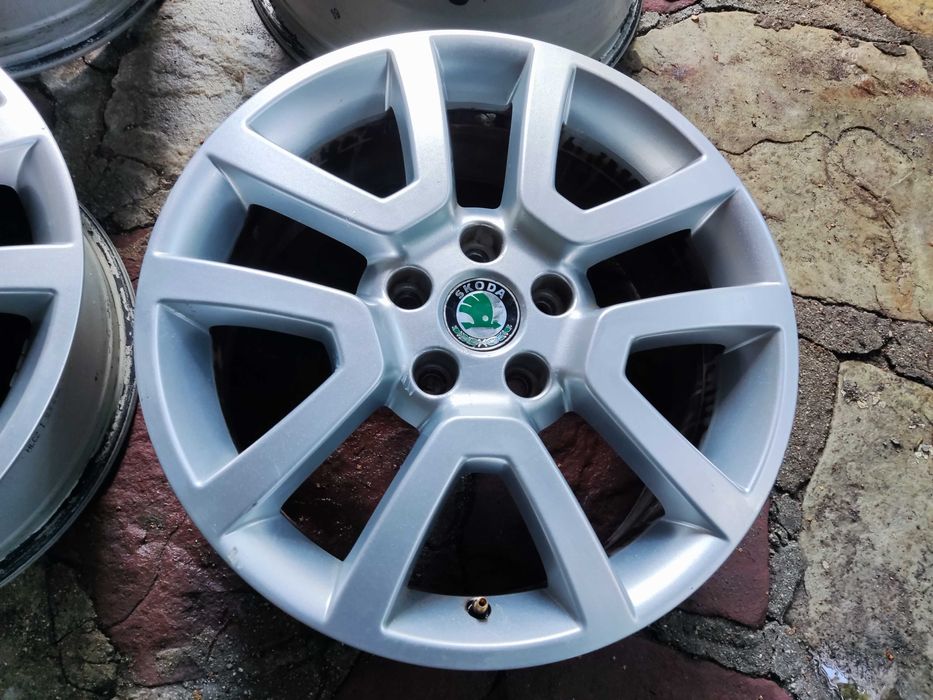 Skoda 17 цола 5х112 оригинални алуминиеви лети джанти Шкода 5x112
